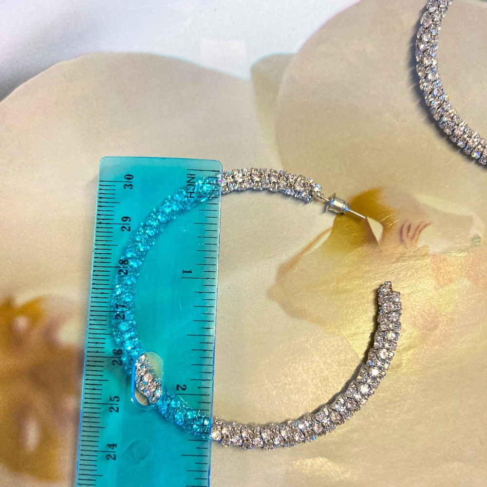๐ Rhinestone Crystal Big Hoop Earrings - Picture 6 of 6